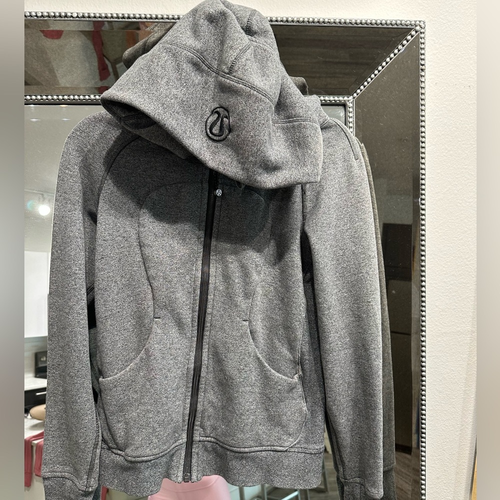 Lululemonathletica Scuba Hoodie. Great condition, like new.